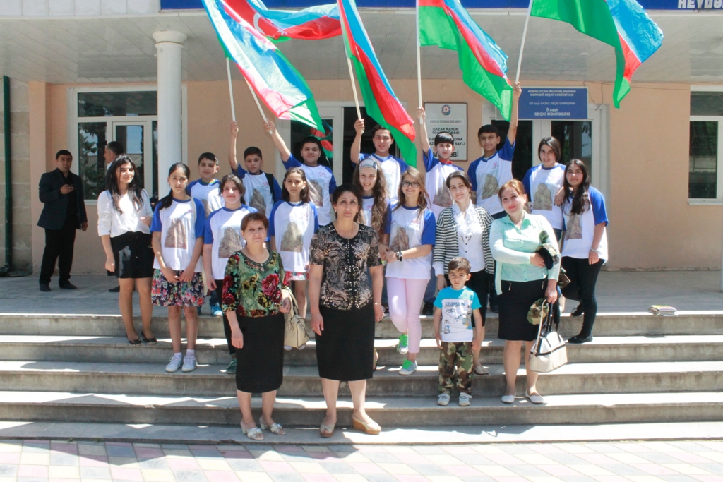 Ulu öndər Heydər Əliyevin 92 illik yubileyi münasibətilə Avey DTMQ-nun rəhbərliyi tərəfindən qoruğun “Damcılı” və “Göyəzən” filiallarına yürüş keçirilmişdir.