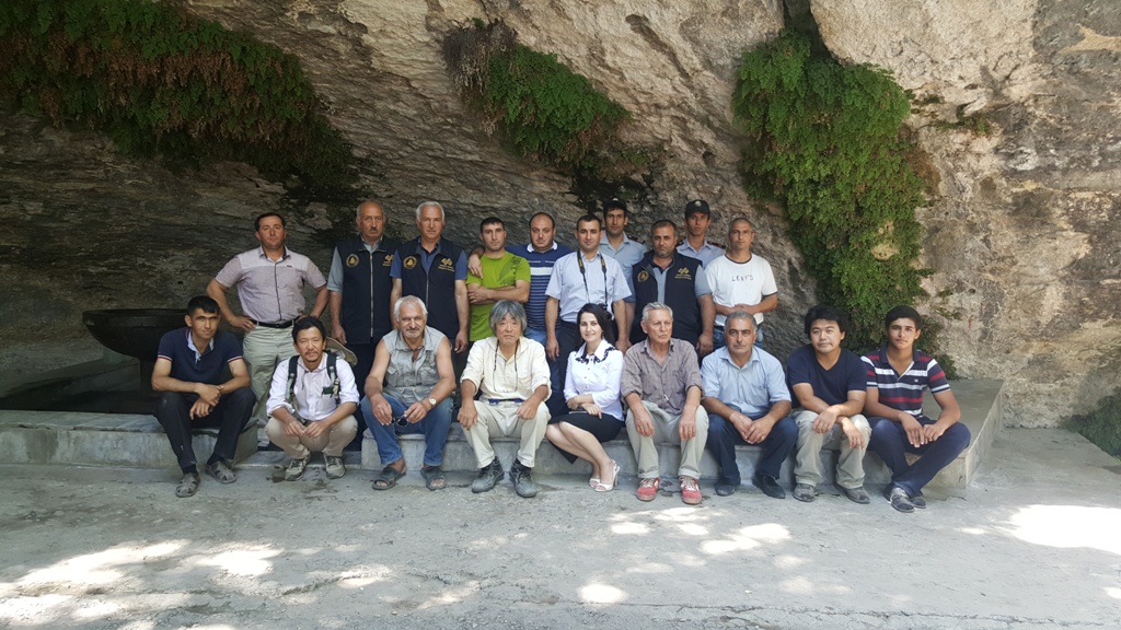 Yaponiyanın Tokio Universitetinin daş dövrü mütəxəsisi professor Yoşihiro Nişiakinin rəhbərliyi ilə böyük bir heyət Avey dağı ətəklərində kəşfiyyat xarakterli axtarış