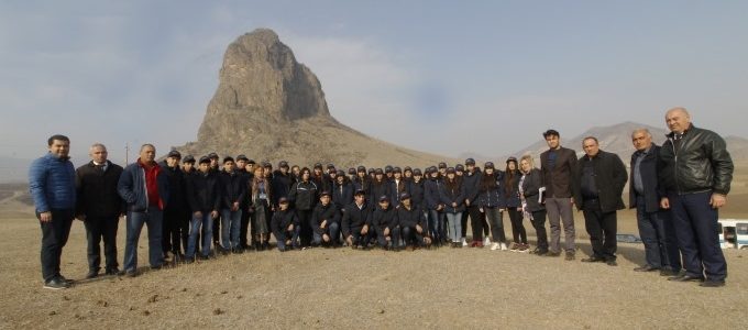 “Ölkəmizi tanıyaq” devizi altında keçirilən tur-aksiyalarda məktəblilərə qoruğumuz haqqında məlumatlar verildi. “Ölkəmizi tanıyaq” devizi altında keçirilən tur-aksiyalarda məktəblilərə qoruğumuz haqqında məlumatlar verildi.