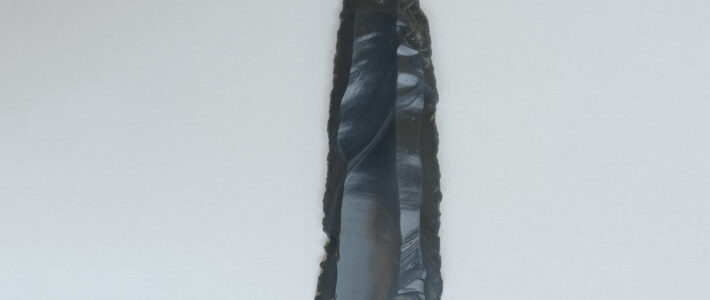 Mezolit – Mesolithic / Adı: Obsidiandan kəsici alət – Name: Obsidian Cutting Tool Mezolit – Mesolithic / Adı: Obsidiandan kəsici alət – Name: Obsidian Cutting Tool