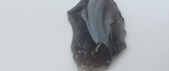 Orta paleolit dövrü – Middle Paleolithic / Adı: Obsidiandan kəsici alət – Name: Obsidian Cutting Tool Orta paleolit dövrü – Middle Paleolithic / Adı: Obsidiandan kəsici alət – Name: Obsidian Cutting Tool
