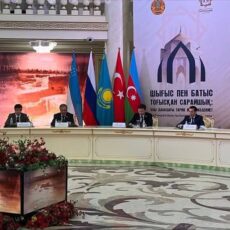 17–18 noyabr 2025-ci il tarixlərində Qazaxıstan Respublikasının Atırau şəhərində fəaliyyət göstərən Xan Ordalı Sarayşık qoruğu “Şərq və Qərbin qovşağında Sarayşık: Böyük çölün tarixi və mədəniyyəti” adlı Beynəlxalq Elmi Simpozium təşkil etmişdir