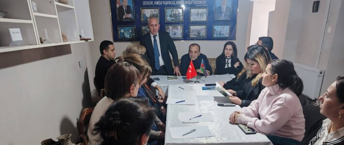 23 dekabr 2025-ci il tarixində “Avey” Dövlət Tarix-Mədəniyyət qoruğunun inzibati binasında AMEA Arxeologiya və Antropologiya İnstitutunun əməkdaşlarının iştirakı ilə elmi dəyirmi masa keçirilmişdir