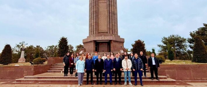 “Avey” və “Keşikçidağ” Dövlət tarix-mədəniyyət qoruqlarının rəhbərliyi və əməkdaşları Mədəniyyət Nazirliyi yanında Mədəni İrsin Qorunması, İnkişafı və Bərpası üzrə Dövlət Xidməti tərəfindən 2026-cı ilin birinci yarımili üçün təsdiqlənmiş iş planına uyğun olaraq Gəncə şəhərində fəaliyyət göstərən “Gəncə” Dövlət tarix‑mədəniyyət qoruğuna elmi-tanışlıq səfəri həyata keçirmişlər