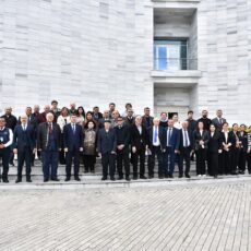 13-14 aprel 2026-cı il tarixlərində paleolitşünas, tarix üzrə fəlsəfə doktoru, dosent Mansur Mansurovun anadan olmasının 90 illik yubileyinə və 18 Aprel Beynəlxalq Abidələr və Tarixi Yerlər Gününə həsr olunmuş “Gəncə-Qazax bölgəsinin arxeoloji və antropoloji tədqiqininin aktual problemləri” adlı beynəlxalq elmi konfrans keçirilmişdir