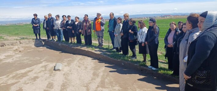 Görkəmli paleolitşünas alim, tarix üzrə fəlsəfə doktoru, dosent Mansur Mansurovun anadan olmasının 90 illik yubileyinə və 18 Aprel – Beynəlxalq Abidələr və Tarixi Yerlər Gününə həsr olunmuş “Gəncə-Qazax bölgəsinin arxeoloji və antropoloji tədqiqinin aktual problemləri” adlı beynəlxalq elmi konfrans keçirilmişdir